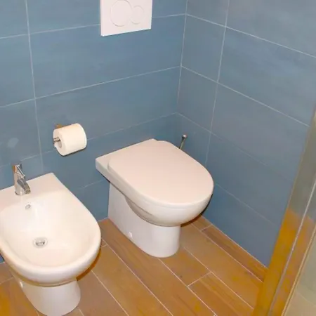 Quadrilo Mauro, Cielo Terra Con Terrazza Vista Mare