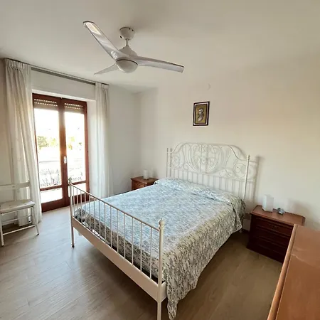 Quadrilo Mauro, Cielo Terra Con Terrazza Vista Mare