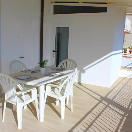 Quadrilo Mauro, Cielo Terra Con Terrazza Vista Mare Marcelli