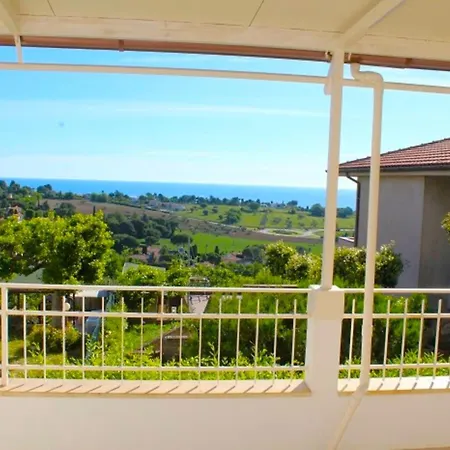 Quadrilo Mauro, Cielo Terra Con Terrazza Vista Mare Holiday home *